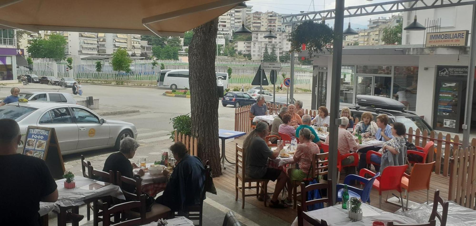 Guest House Taverna Laberia 2 Gjirokaster Ngoại thất bức ảnh
