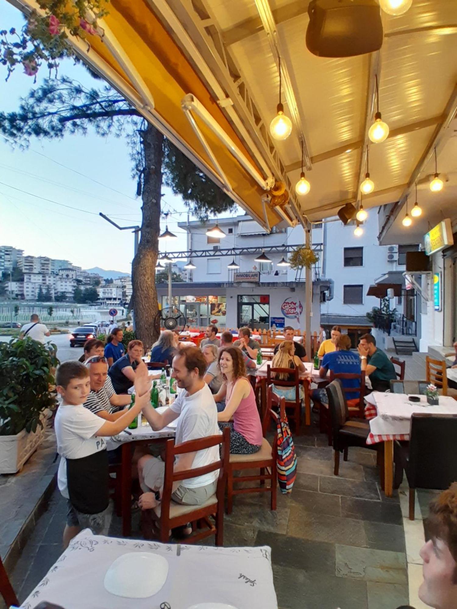 Guest House Taverna Laberia 2 Gjirokaster Ngoại thất bức ảnh